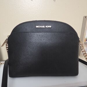 Michael Kors Elegant Black Crossbody Bag with Gold Chain